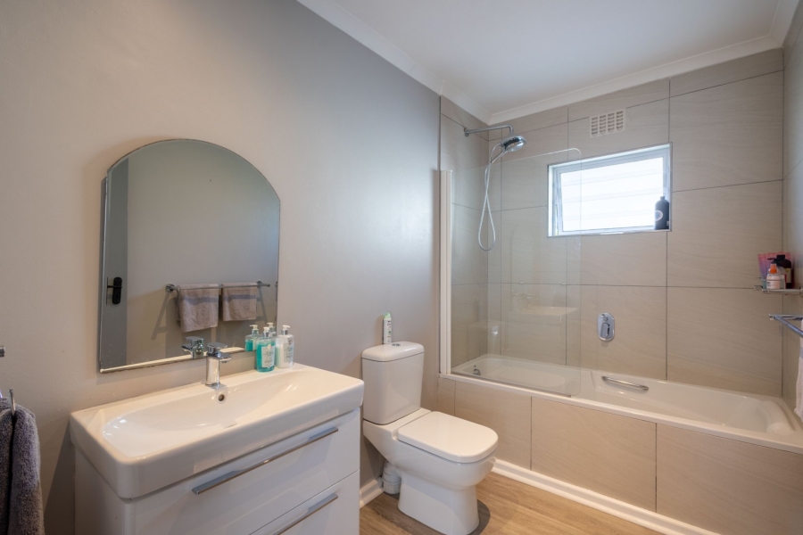5 Bedroom Property for Sale in Upper Robberg Western Cape